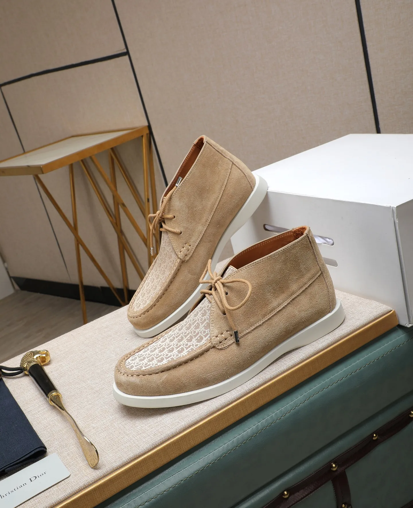 Men's shoes 💰600💰Water-dyed cow lining Original order quality Dior —🆘. Dior Original order purchase, high-end leather shoes, fabric: Made of Italian imported cowhide➕Water-dyed cow lining/cowhide lining➕Specially available original outsole, fine workmanship, real-life photos🎬Size: 38-44 (with full set of packaging)